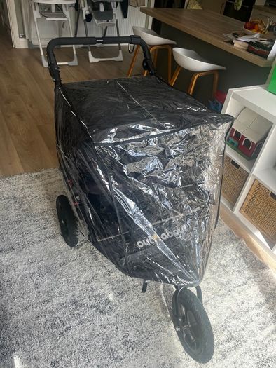Double Buggy Out n About Nipper V4  (Excellent condition)