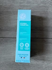 Yves Rocher Hyrda Vegetal Serum
