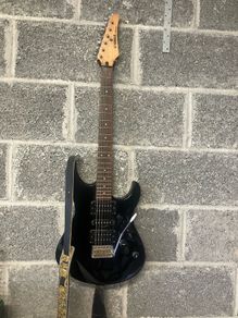 yamaha electric guitar with amp