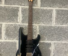 yamaha electric guitar with amp