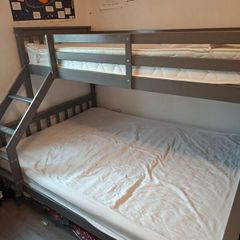 triple bunk bed