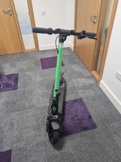 LOCO electric scooter - green and black
