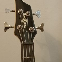 Gear4music 4-string electric bass guitar
