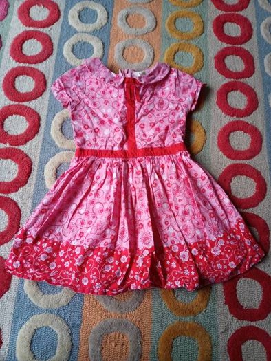 Beautiful Yumi girl pink flowery dress