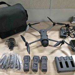 DJI Mavic 4 Pro 512gb Creator Combo w/RC Pro 2 - less than 2 hours flight time