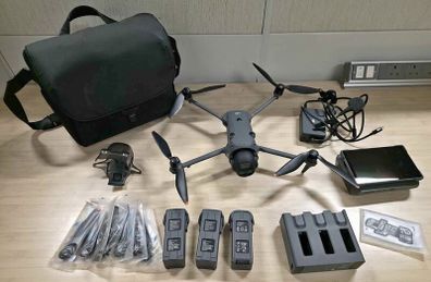 DJI Mavic 4 Pro 512gb Creator Combo w/RC Pro 2 - less than 2 hours flight time
