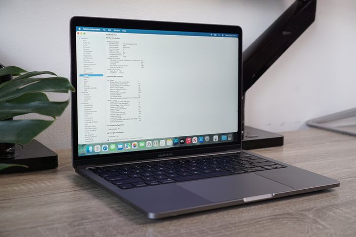 MacbBook Pro 13" 2020 | 10th Gen i5 2.0GHz | 16GB | 512GB