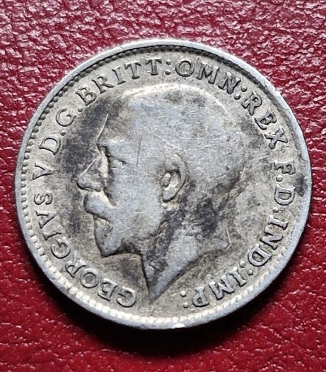 1918 United Kingdom 3 Pence - George V sterling silver coin