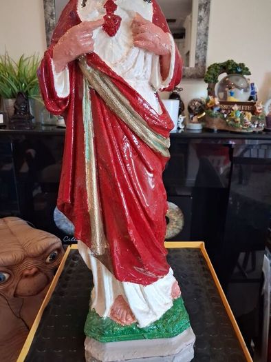 Stunning vintage hand-painted Sacred Heart of Jesus statue