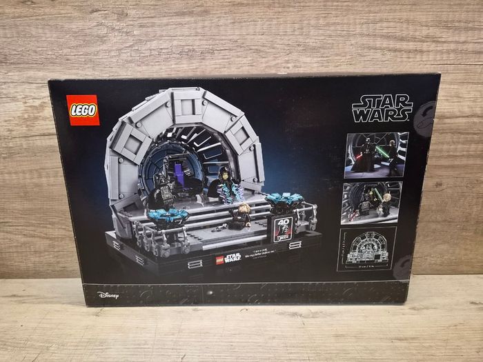 LEGO 75352 Emperor's Throne Room Diorama