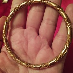 Vintage gold tone  Twist bracelet.