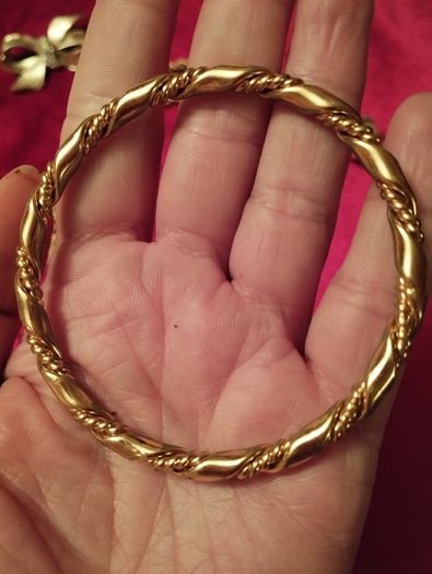 Vintage gold tone  Twist bracelet.