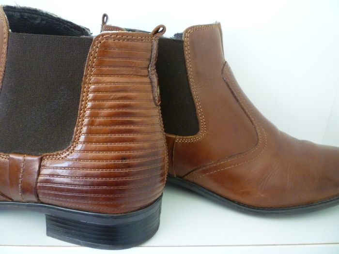 Brown Leather Chelsea Ladies Boots.  Side Zip. Colour Saddle Brown. Brand Ellen Blake.  Size Uk 6 / Eu 39.   In Very Good Condition. Quality Leather