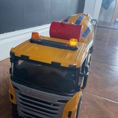 2 bruder trucks
