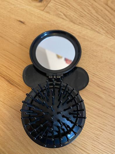 Disney Minnie Mouse hair brush