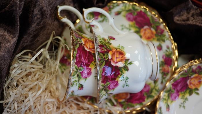 Royal Albert Old Country Roses Bone China Tea Set - 21 Piece