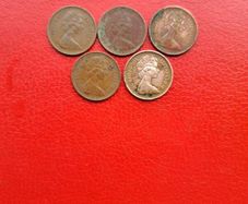 5 X 1970s British 'New' Halfpennies