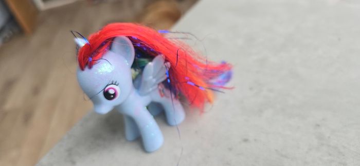 Rainbow Dash Brushable Figure Sparkle Glitter MLP G4 My Little Pony 2010
