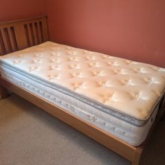 Single bed frame and mattress