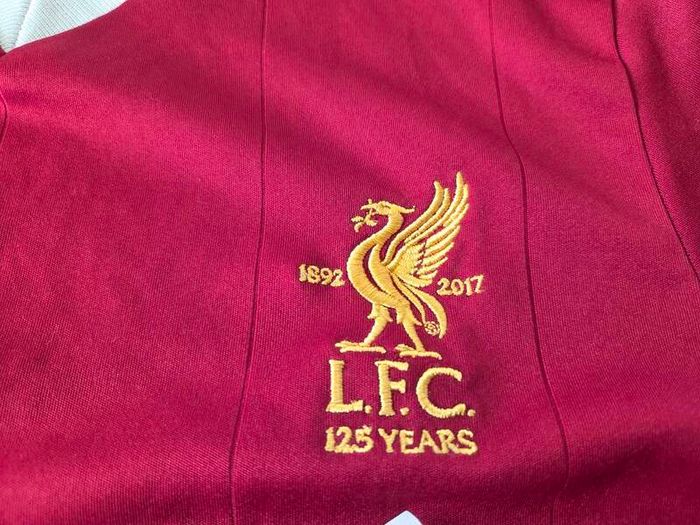 Liverpool Football Club Home Jersey 2017 to 2018 Childrens Large New Balance