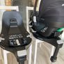 New born Maxi Cosi car seat + two isofix 360 bases Image 6
