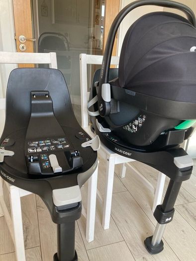 New born Maxi Cosi car seat + two isofix 360 bases