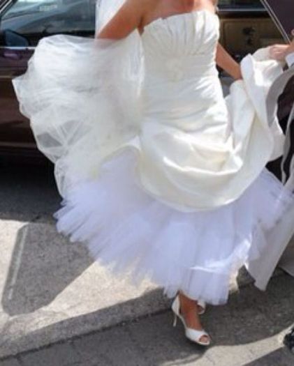 Stunning Paloma Blanca wedding dress