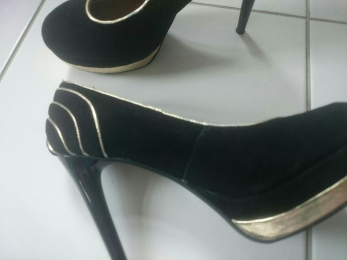 Feud London black suede heels size 5