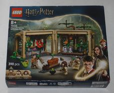 LEGO Harry Potter Hogwarts Castle Herbology Class 76445