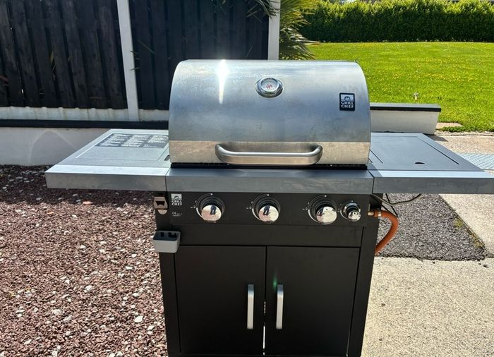 Chef Grill Gas BBQ With Side Burner and Accessories