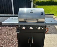 Chef Grill Gas BBQ With Side Burner and Accessories