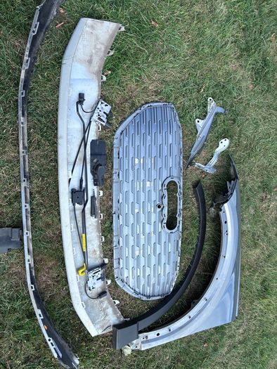 Audi q4 etron lh wing and front parts