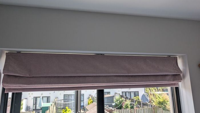 Roman blinds rose blackout