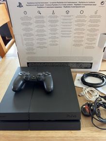 playstation 4 500GB - Boxed with New Official PS controller