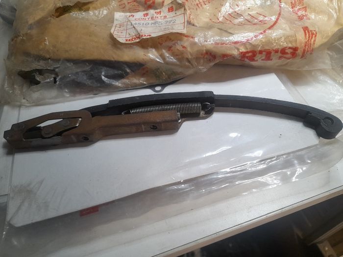 Honda VT500 Cam chain tensioner