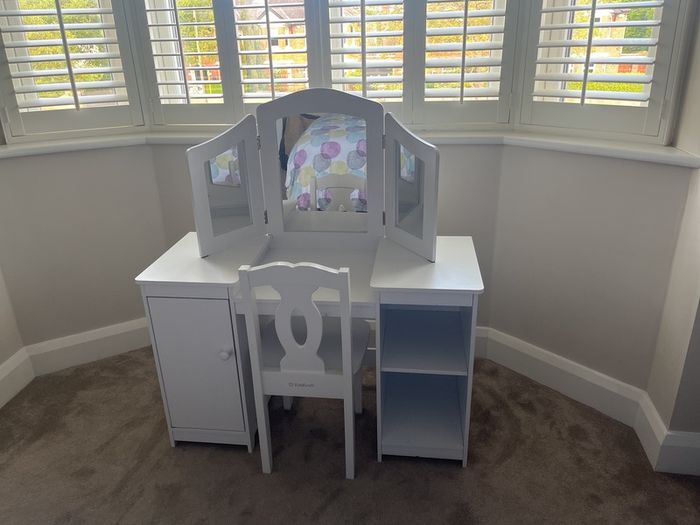 Kids deluxe vanity with chair, mirror and storage