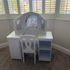 Kids deluxe vanity with chair, mirror and storage
