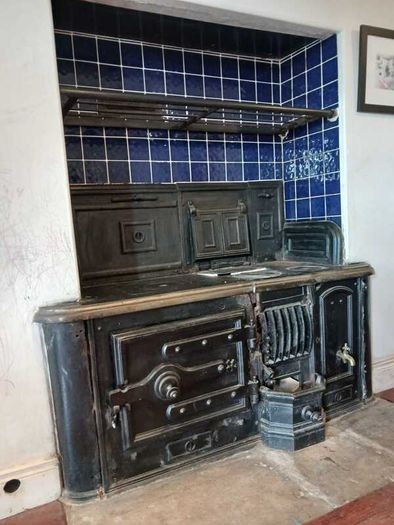 Vintage Cast Iron Range / Kitchen Stove