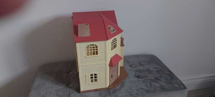 Sylvanian family cottage