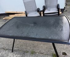 garden table and chairs