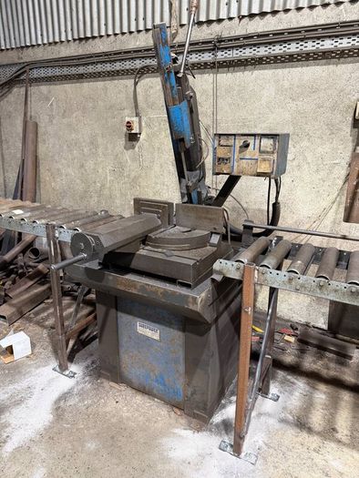 Horizontal bandsaw