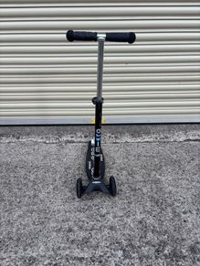 Maxi Micro Deluxe Scooter