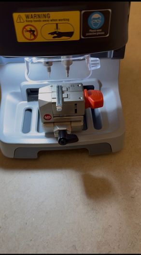 Renault  key (Car keys programming/ cutting. Computer diagnostic. Chip Tuning Ecu Mapping)