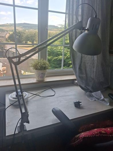 desk lamp
