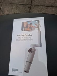 Insta360 Flow Pro for IPhone. AI tracking stabiliser.