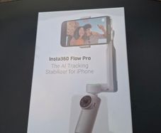 Insta360 Flow Pro for IPhone. AI tracking stabiliser.
