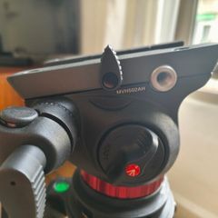 Video Tripod - Manfrotto 502 Fluid head & Benro Induro 8X