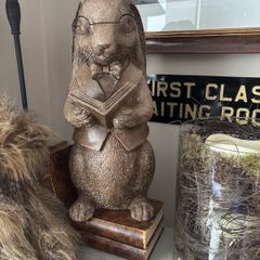 Resin reading hare with glasses