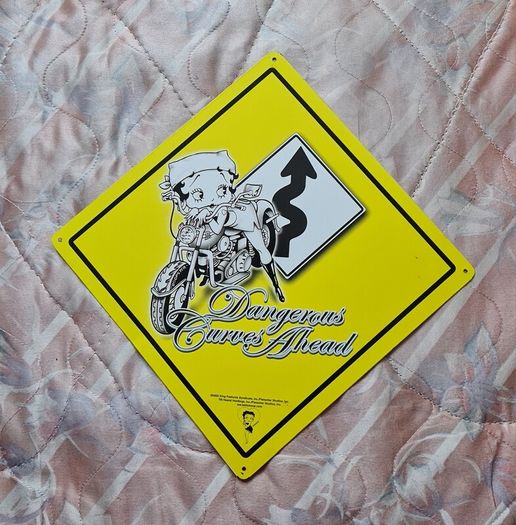 Vintage 2005 betty boop dangerous curves ahead metal sign 42x42 yellow in excellent condition