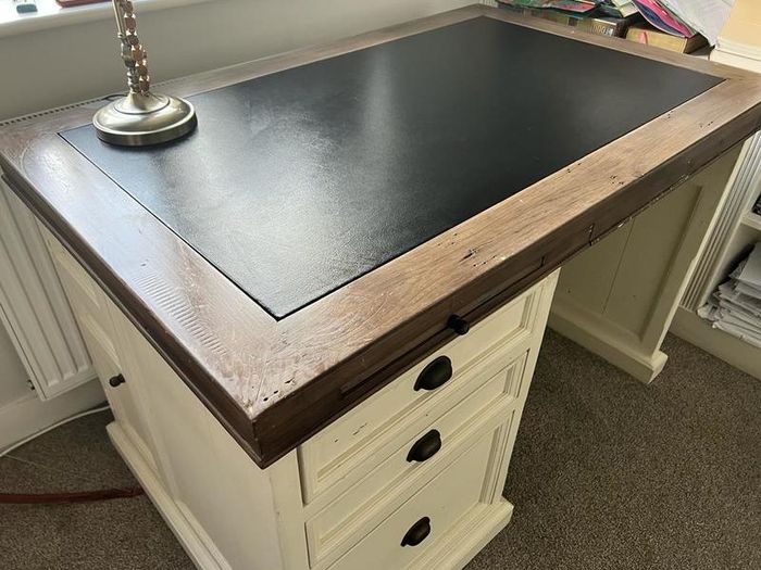 Studio large heavy quality desk